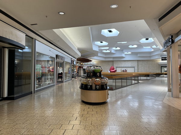 Lakeside Mall - July 22 2022